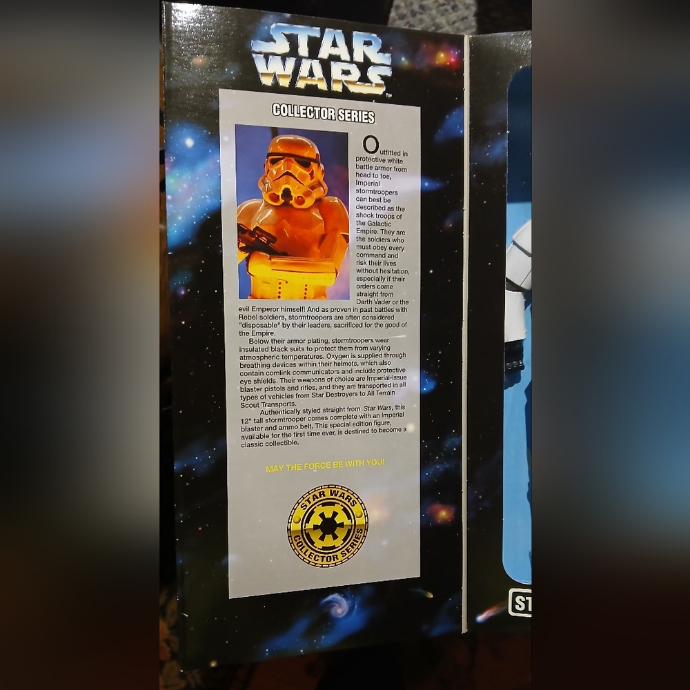 Star Wars Stormtrooper Collector Series - White and Black - Picture 3 of 6